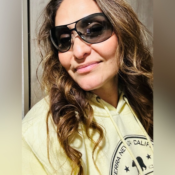 CHANEL Black Luxury Sunglasses with Sleek Design - Picture 1 of 6
